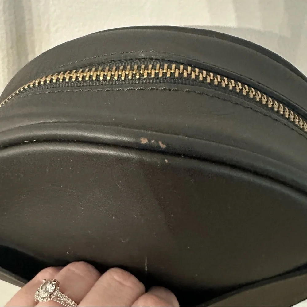 Nisolo Women’s Black Leather Round Zippered Adjustable Crossbody Bag NWOT